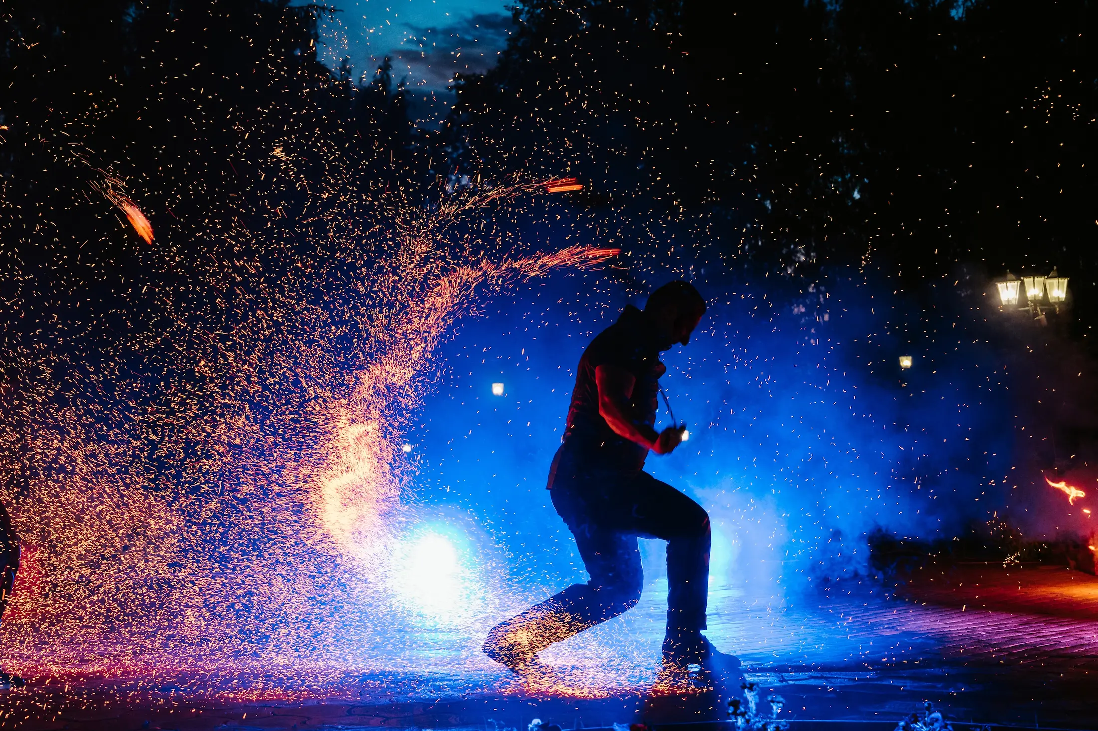 Spettacolo completo con fuoco per Eventi pubblici con fuoco e Led